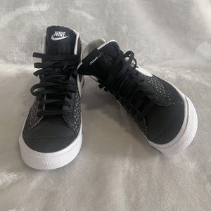 NIKE BLAZER MID ‘77 - black ‘polka swoosh’ ✔️ | boys 7Y